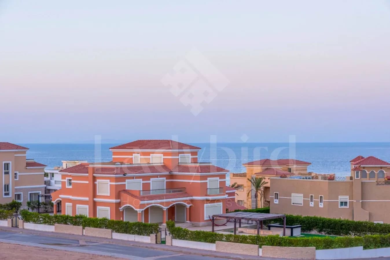 Ladybird - Azzurra Beauty — Sahl Hashish Road 7B103, Azzurra