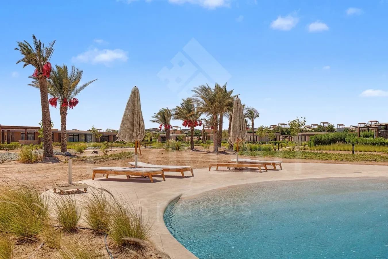 Ladybird - Maison Blanche — Mesca, Somabay