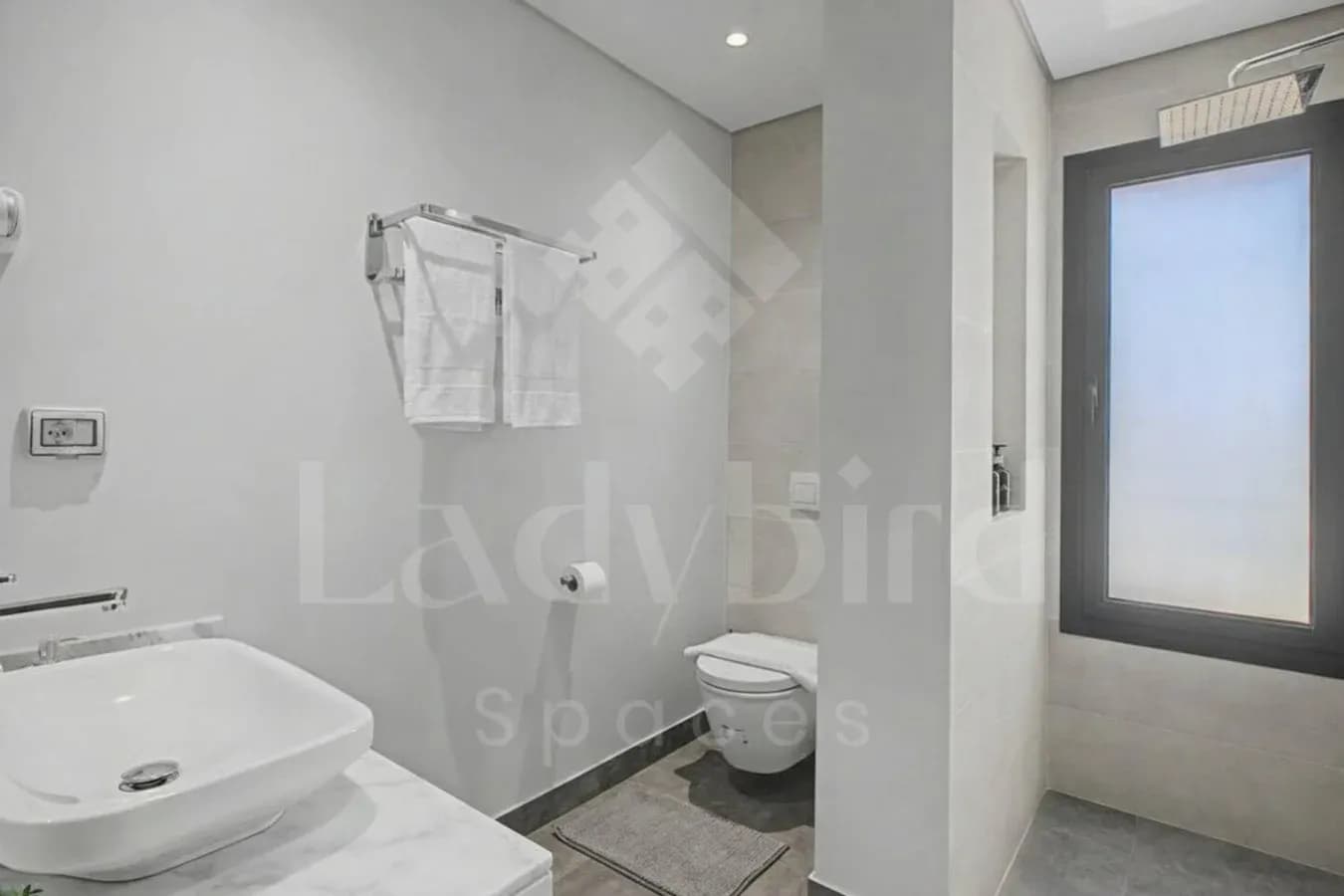 Ladybird - Maison Blanche — Mesca, Somabay