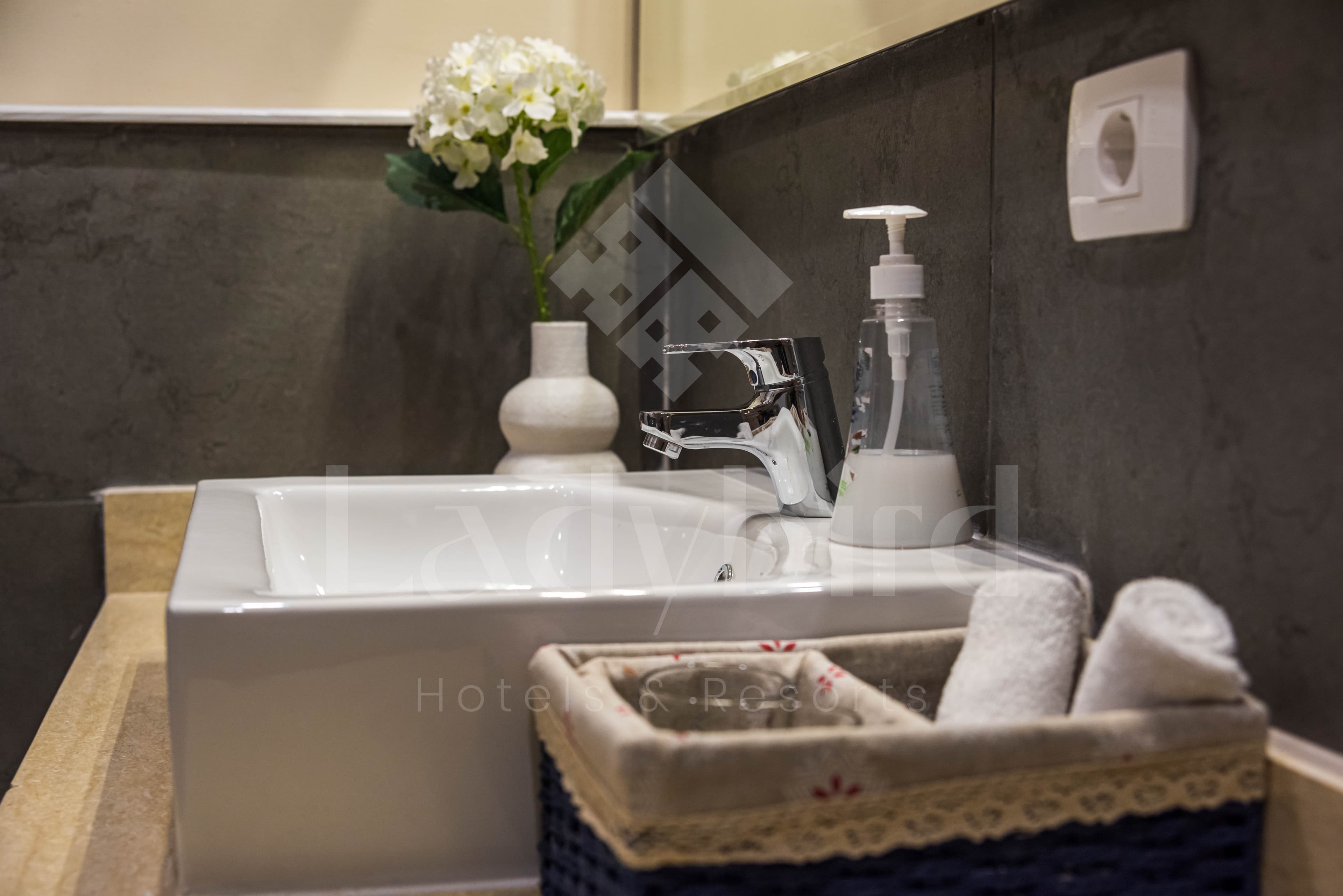 Ladybird - Azzurra 1 Bedroom Apt — az_53.jpg