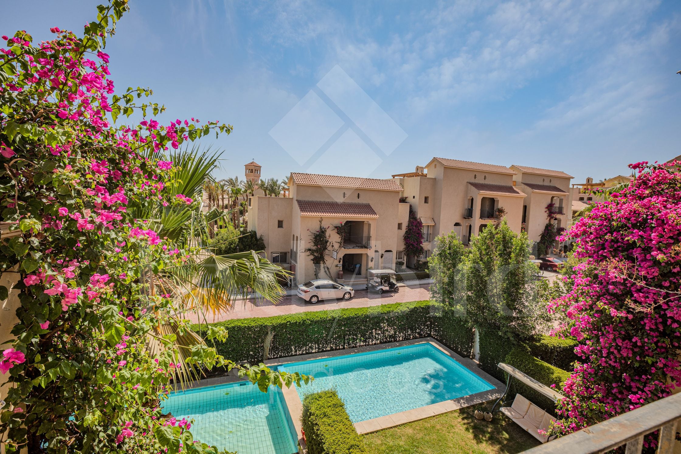 Ladybird - Veranda Nest